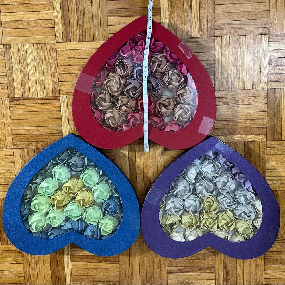 Heart-Shaped Box Set with Colorful Hand-crafted Paper Roses - Picture 3 of 5